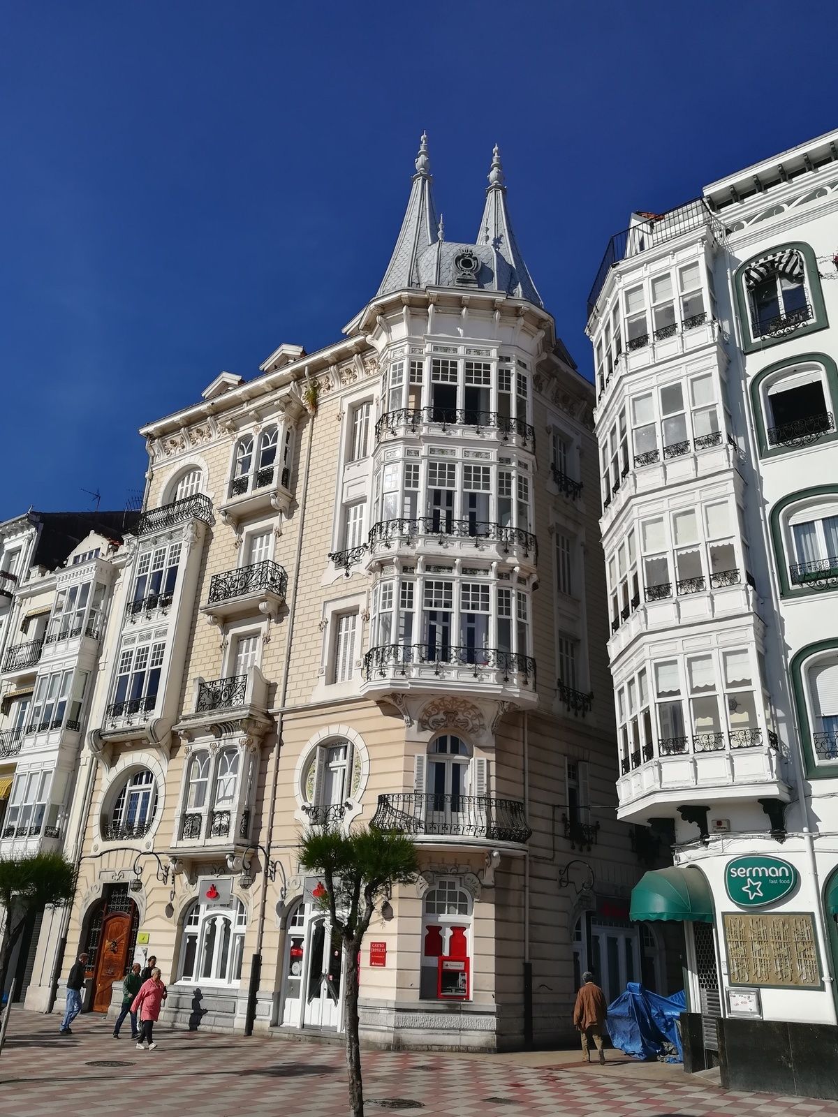 Edificio Salvarrey, castro Urdiales