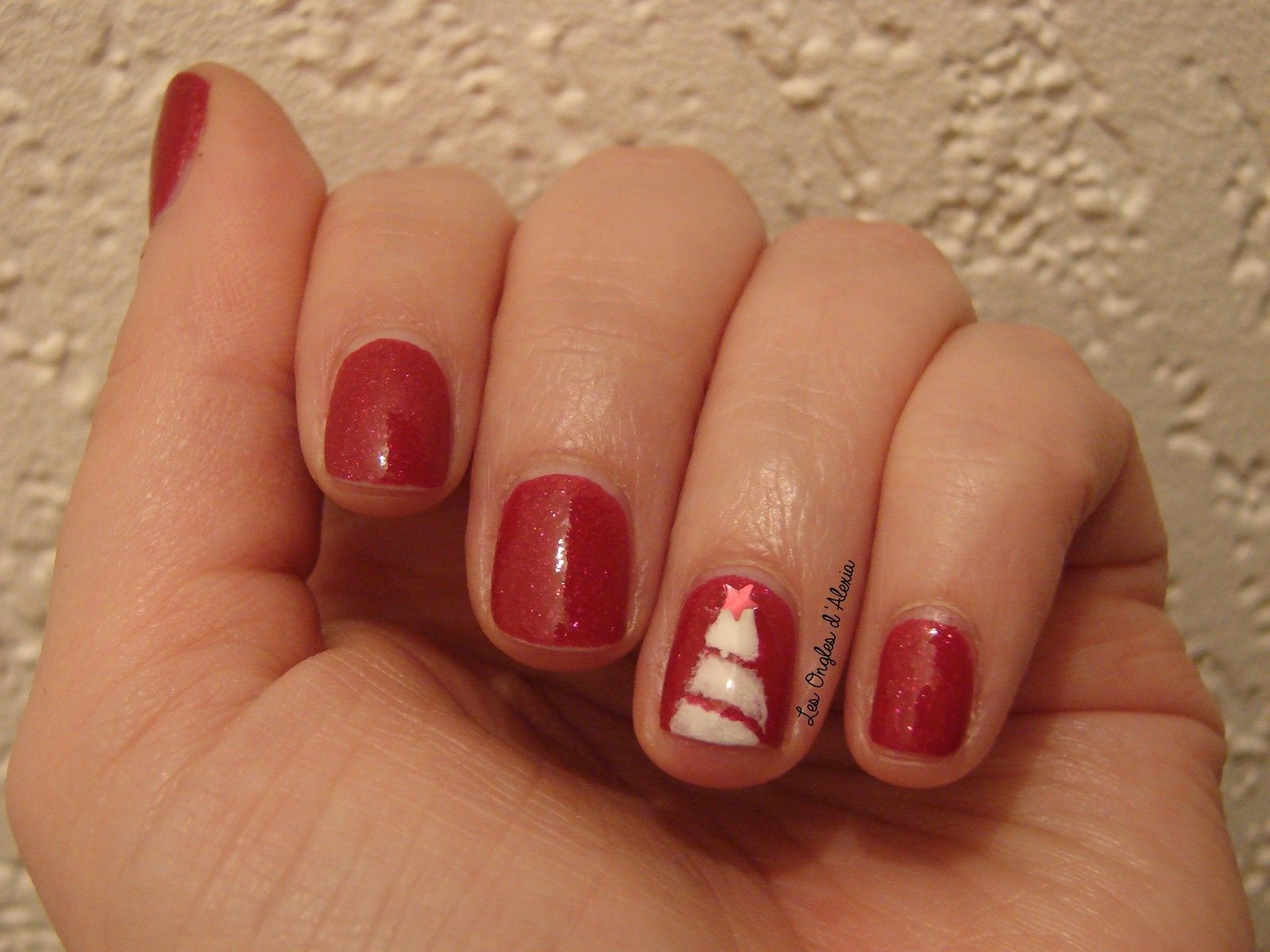 http://img.over-blog-kiwi.com/0/57/90/57/20140118/ob_8d27ec_2013-12-16-sapin-de-noeel.jpg