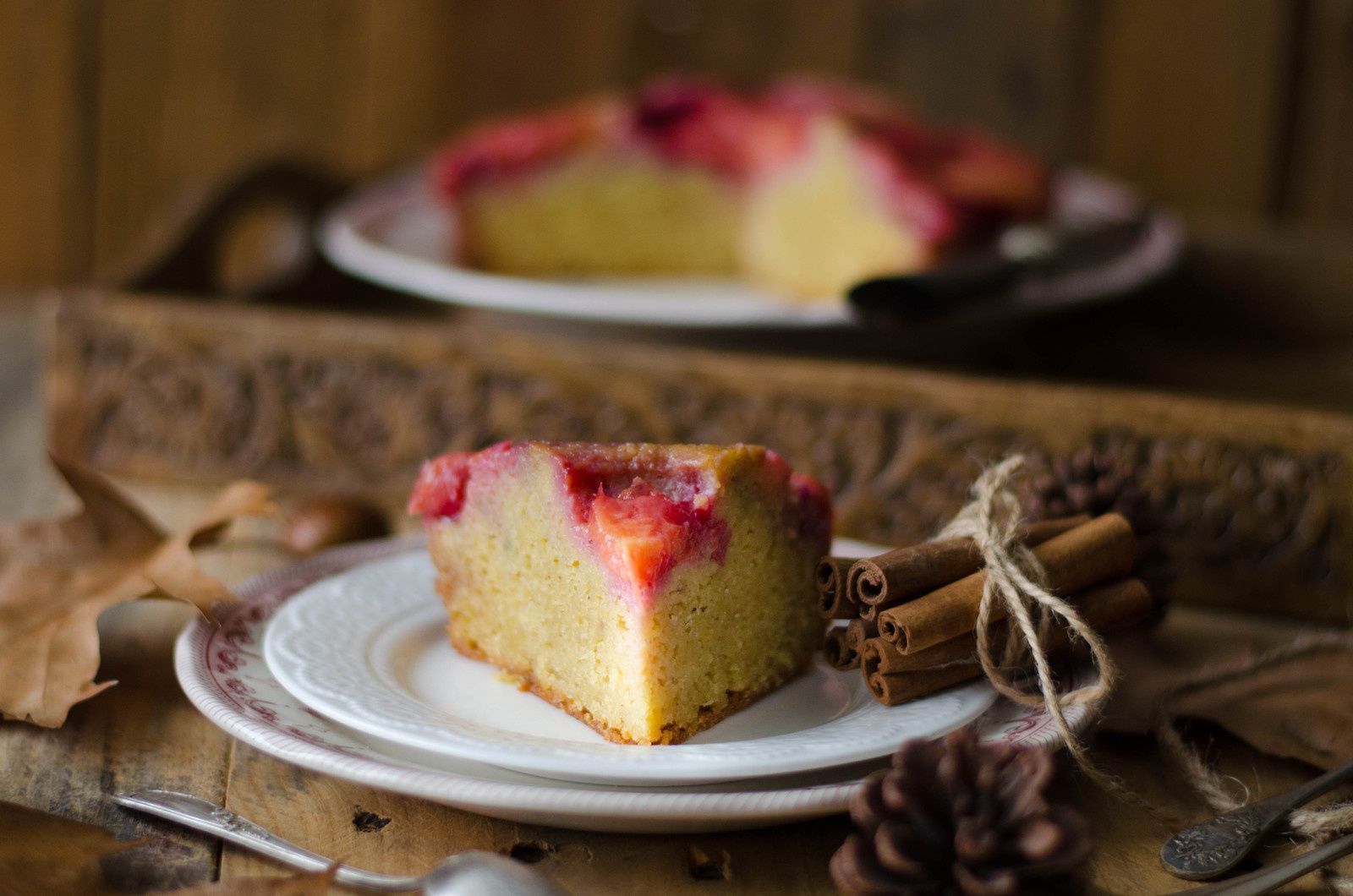 Gateau Renverse Aux Prunes Rouges Aux Epices Caramel Bonbons Chocolat