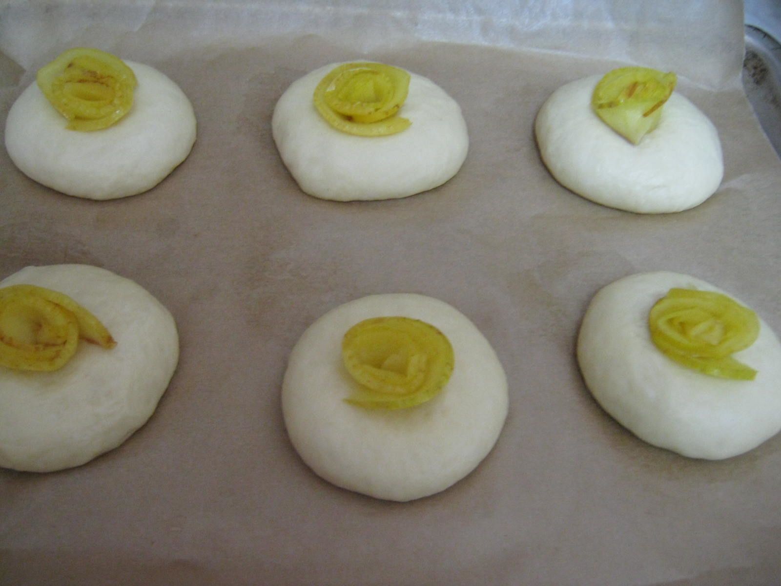 PETITES BRIOCHES AU LAIT FERMENTE (RAYEB)
