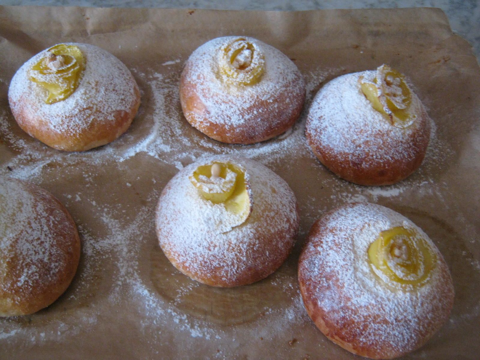PETITES BRIOCHES AU LAIT FERMENTE (RAYEB)