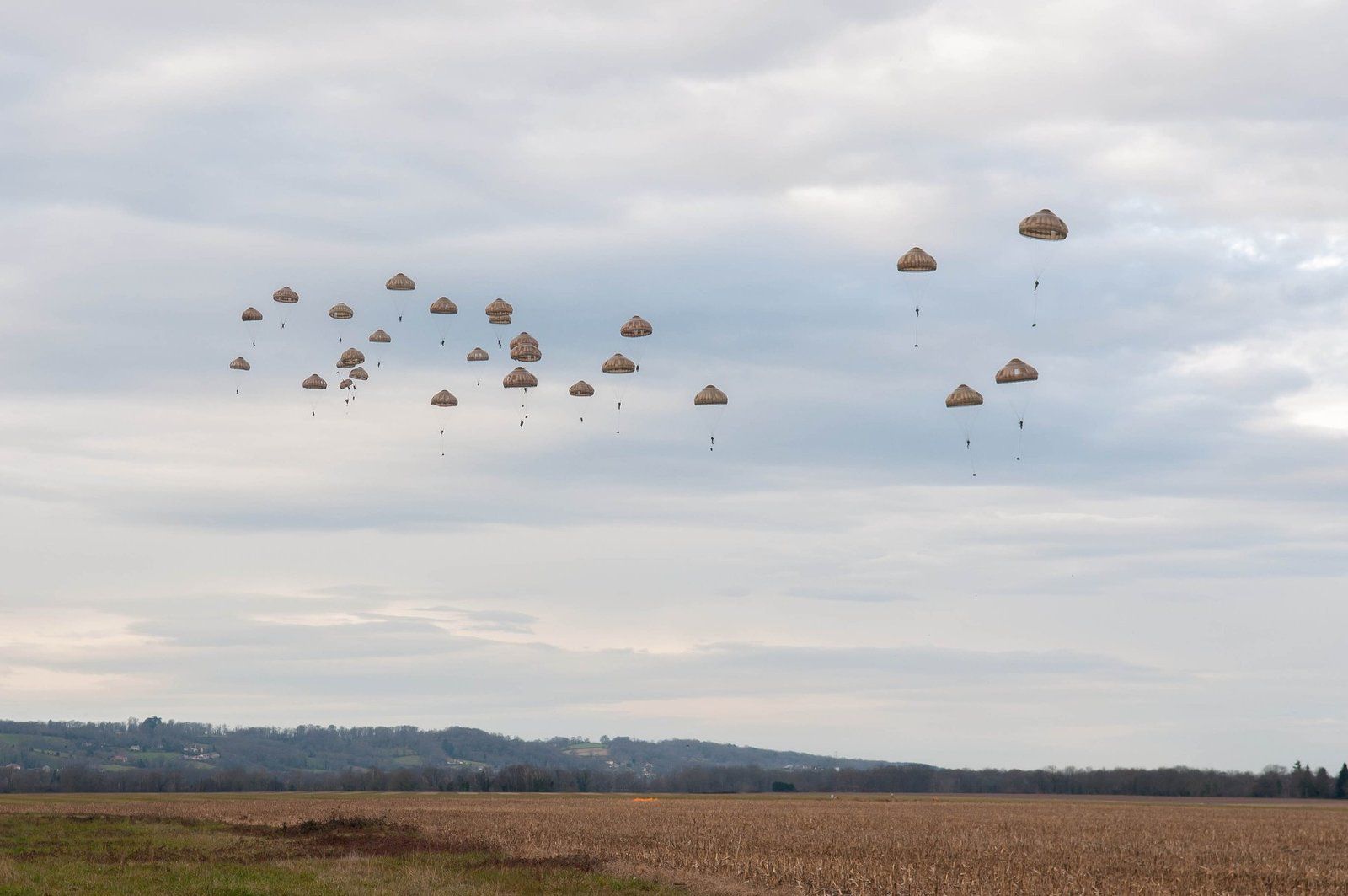 Félicitations aux nouveaux parachutistes du 1er régiment du train parachutiste. 👏