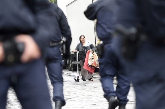 La police évacue le bidonville Rom de la Courneuve