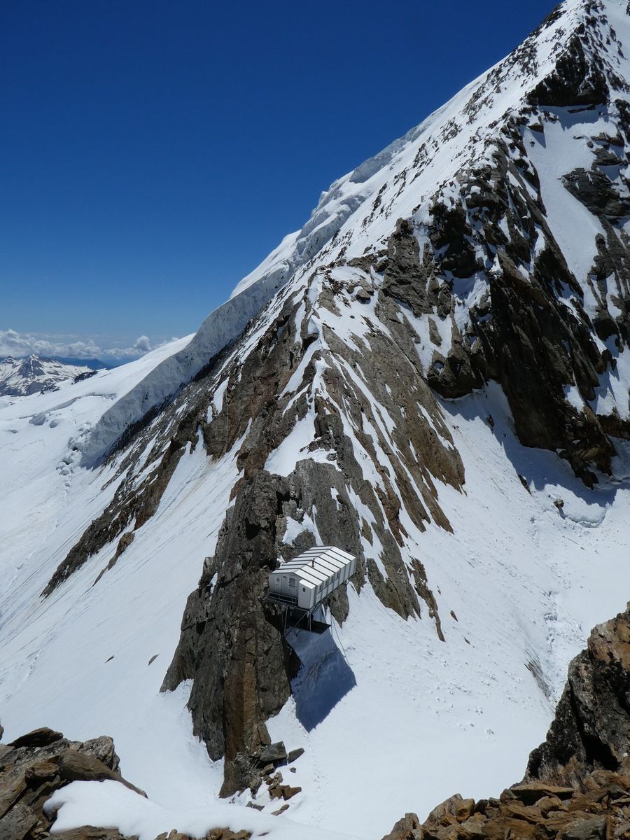 Alpinisme : Täschhorn 4491 m - but à 4200 m sur une magnifique arête