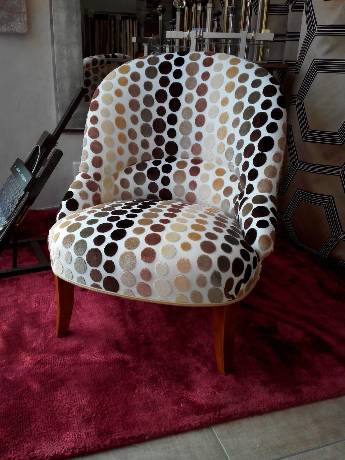 réfection de fauteuil ARABESQUE THIERS tapissier décorateur