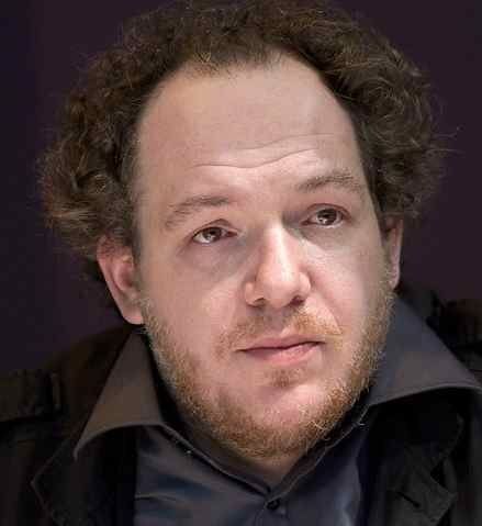 Mathias Enard au Salon du livre de Paris lors du débat Une résidence, pour quoi faire? photo Georges Seguin ( Okki )