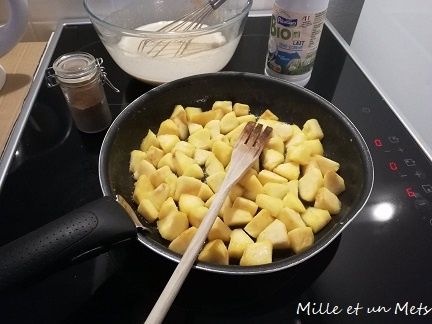 Gâteau aux pommes caramélisées (à la poêle) - Mille et un Mets