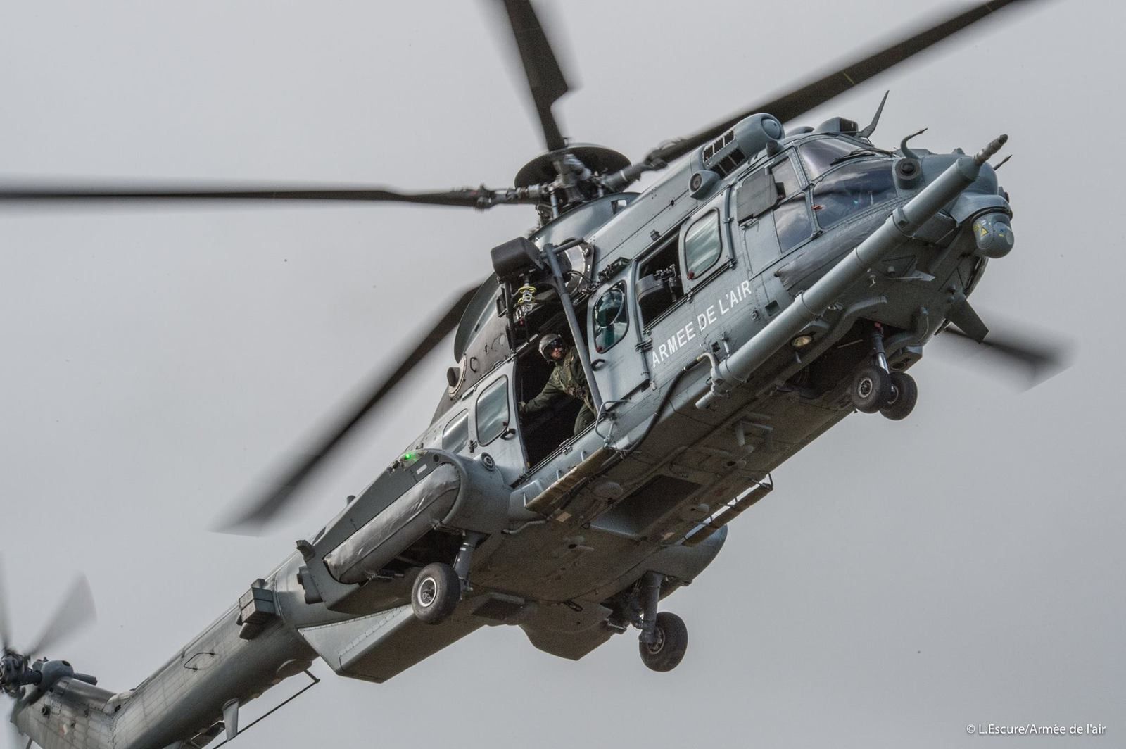 Exercice SALAMANDRE : Les Caracal et HH-60G Pave Hawk de l'USAF s'entraînent ensemble aux missions CSAR