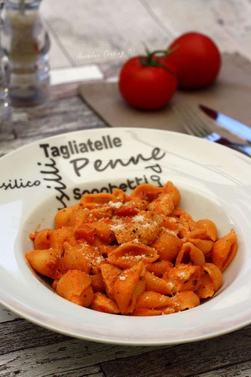 Pâtes crémeuses au poulet et tomates - Amandine Cooking