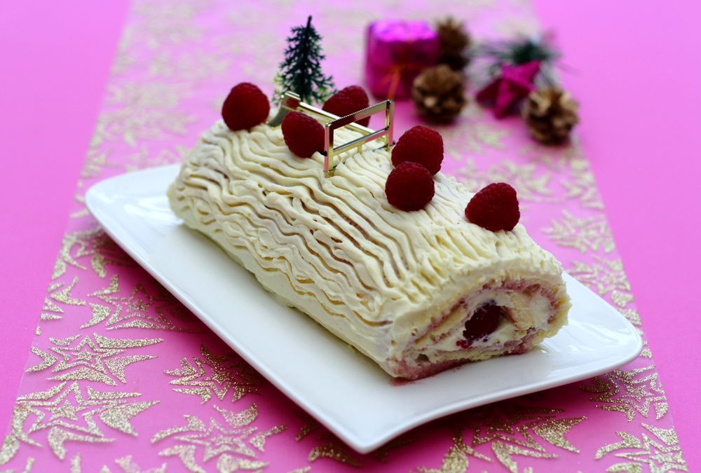 Bûche au mascarpone, chocolat blanc et framboises - Amandine Cooking