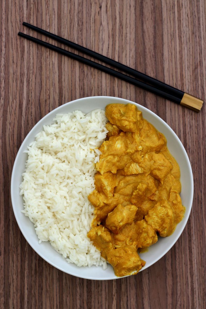 Curry de poulet au lait de coco et cacahuètes - Amandine Cooking