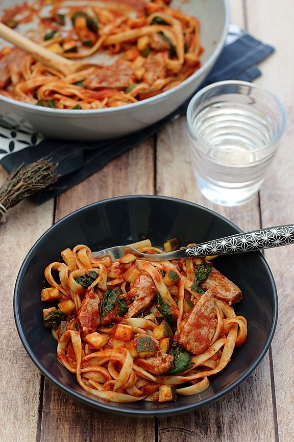 Tagliatelle à la canette, sauce tomate, épinards et courgette avec Quitoque  - Amandine Cooking