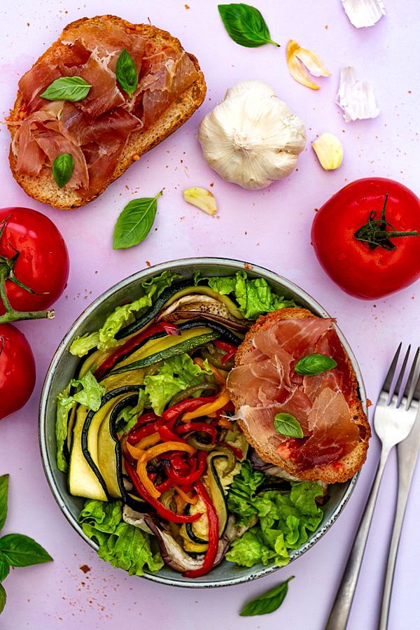 Pan con tomate et sa salade de légumes grillés - Amandine Cooking