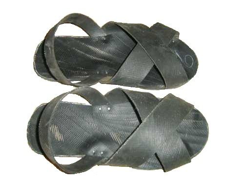 Ojotas en pneu péruviennes. Source: http://www.forosperu.net/temas/inkkas-marca-de-zapatos-inspirado-en-nuestro-pasado.812092/