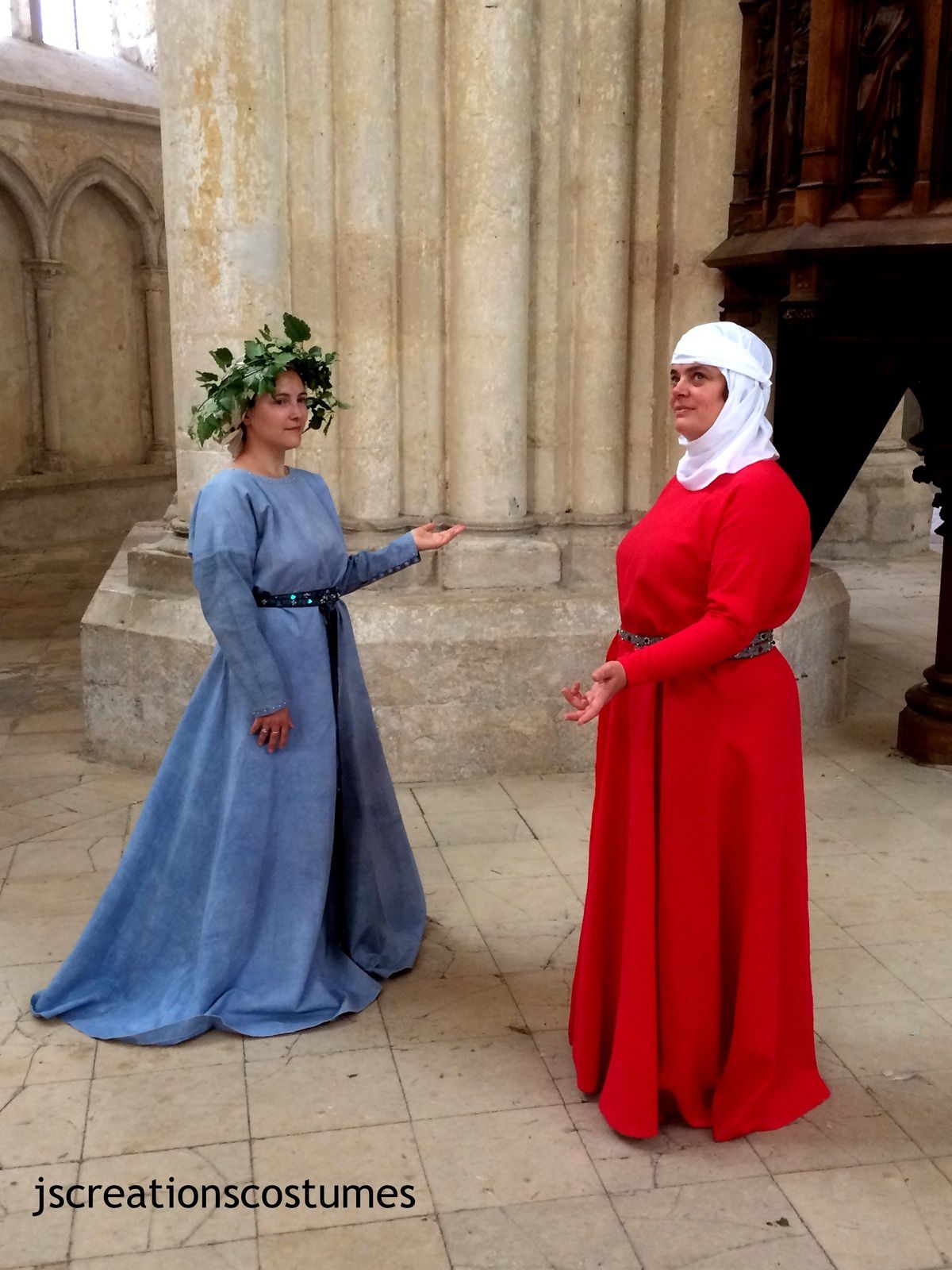 Cottes XIIIème siècle Femme