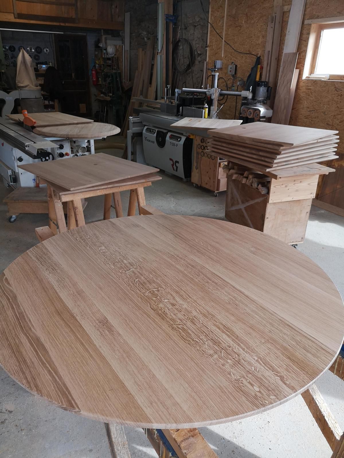 Réaliser un plateau de table en bois