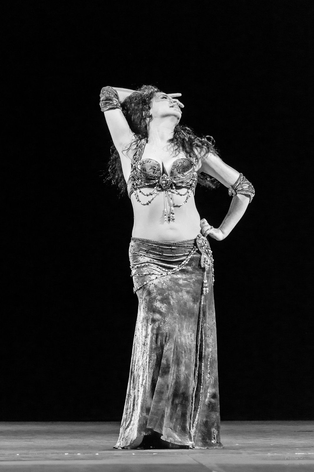 DANSEUSE ORIENTALE PROFESSIONNELLE Besançon Mulhouse Lyon Lons le Saunier 