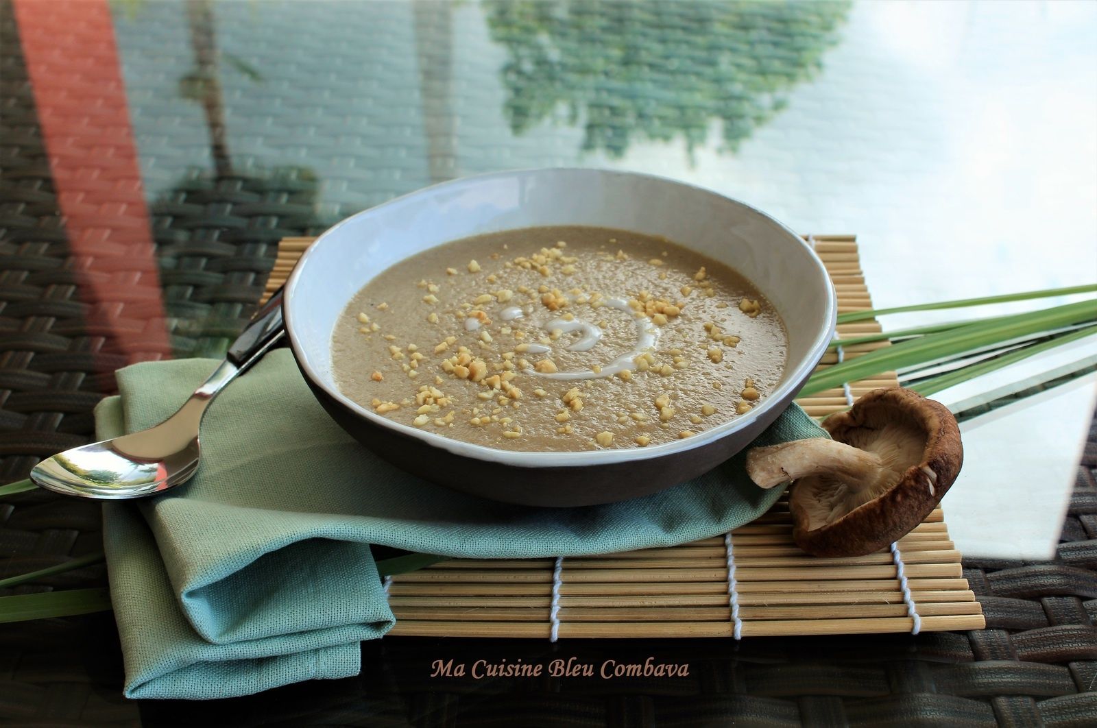 Velouté de Shiitakes, Citronnelle Coco