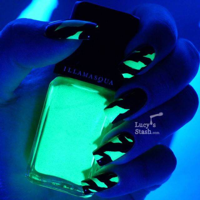 Lucy's Stash - Peeking into Paranormal World Nail Art! 