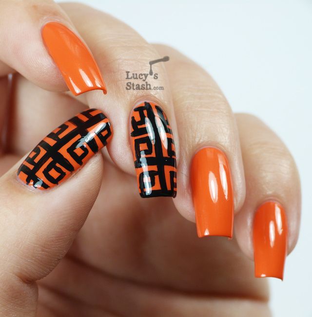 Lucy's Stash - Patterned Zoya Thandie nails with tutorial :)