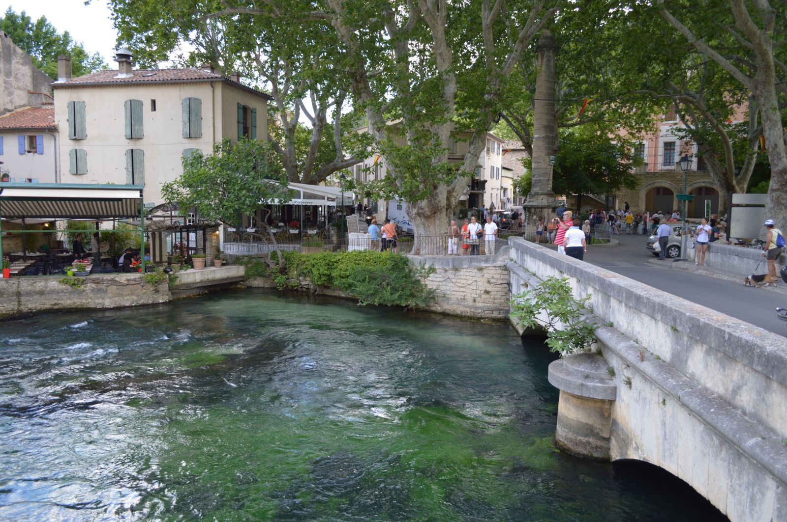 La fontaine du Vaucluse (84) - Shã balade