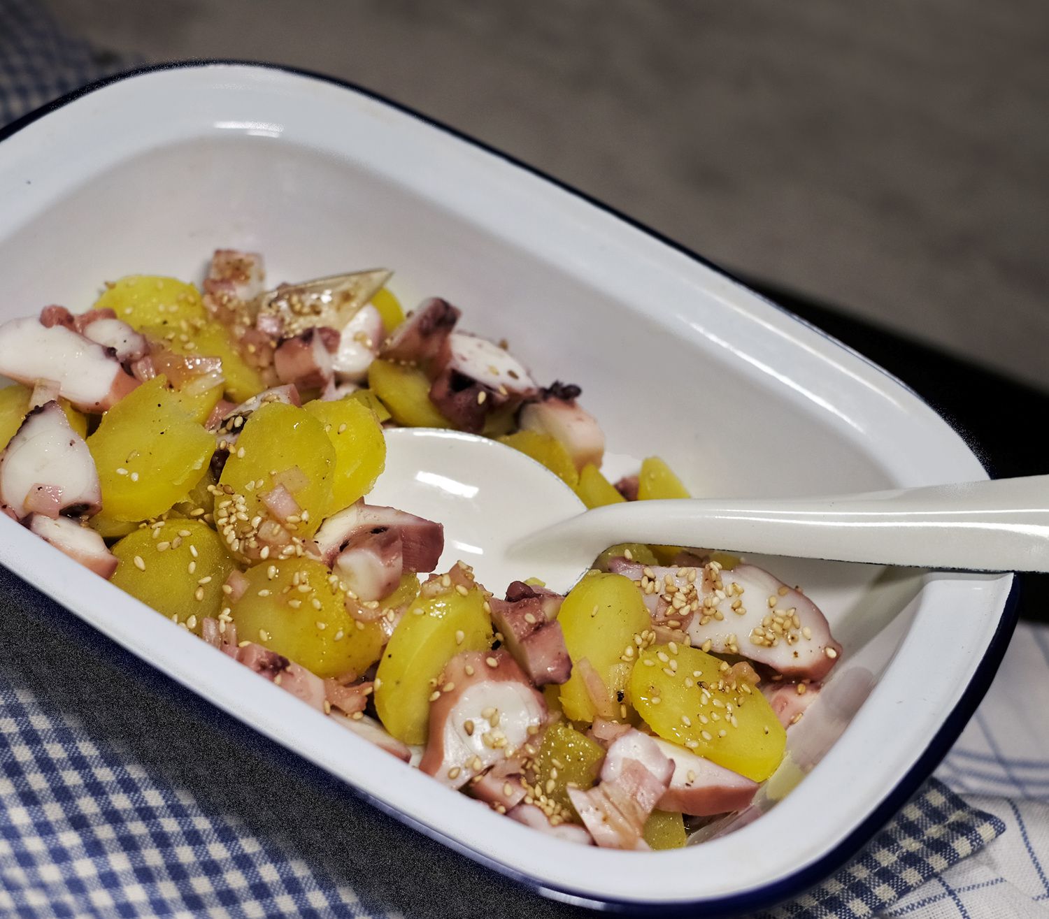 Salade de poulpe aux pommes de terre tièdes et graines de sésame - Et si  c'était bon...