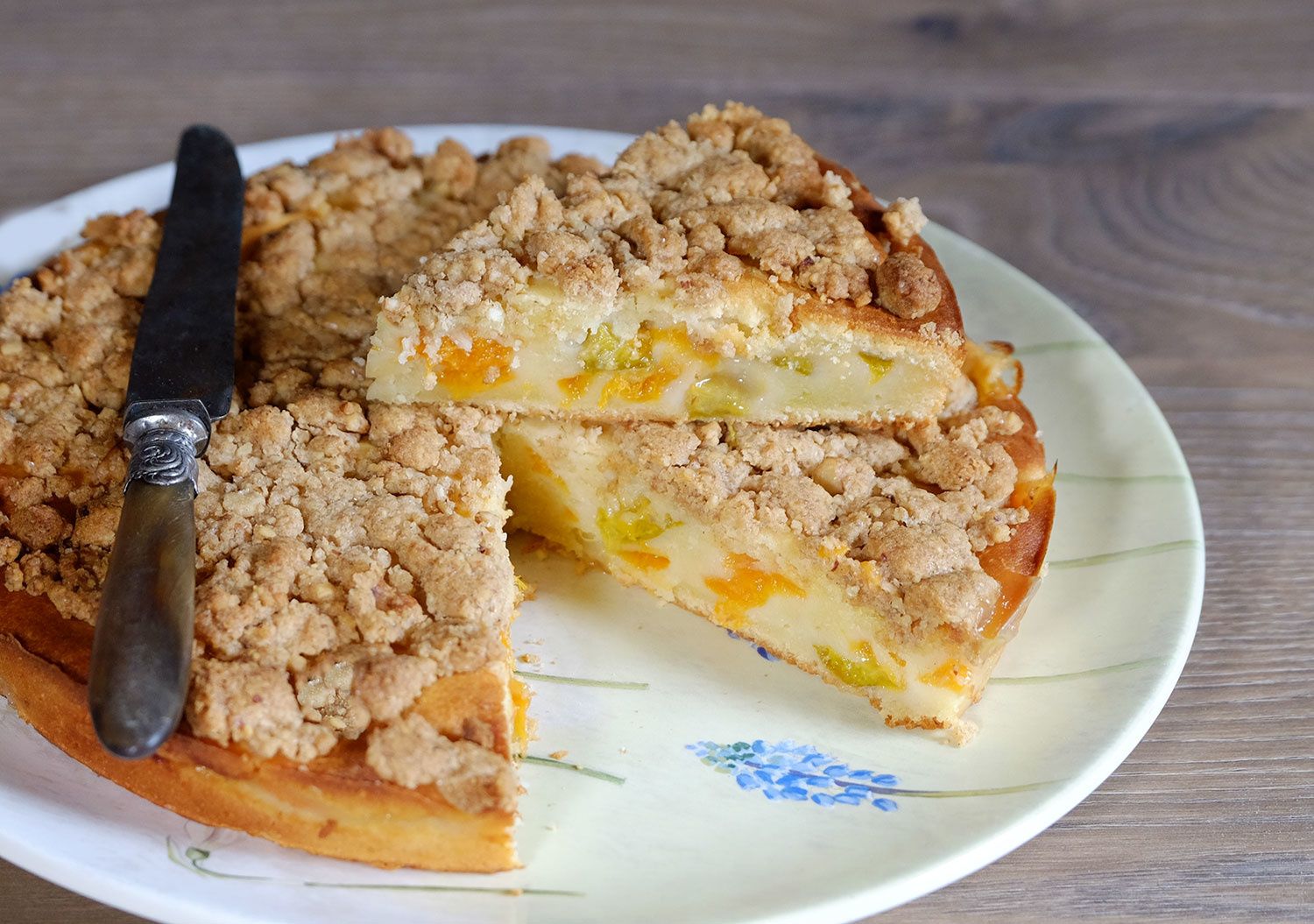 Gateau Italien A La Ricotta Abricots Et Reine Claude Crumble A La Cannelle Et Si C Etait Bon