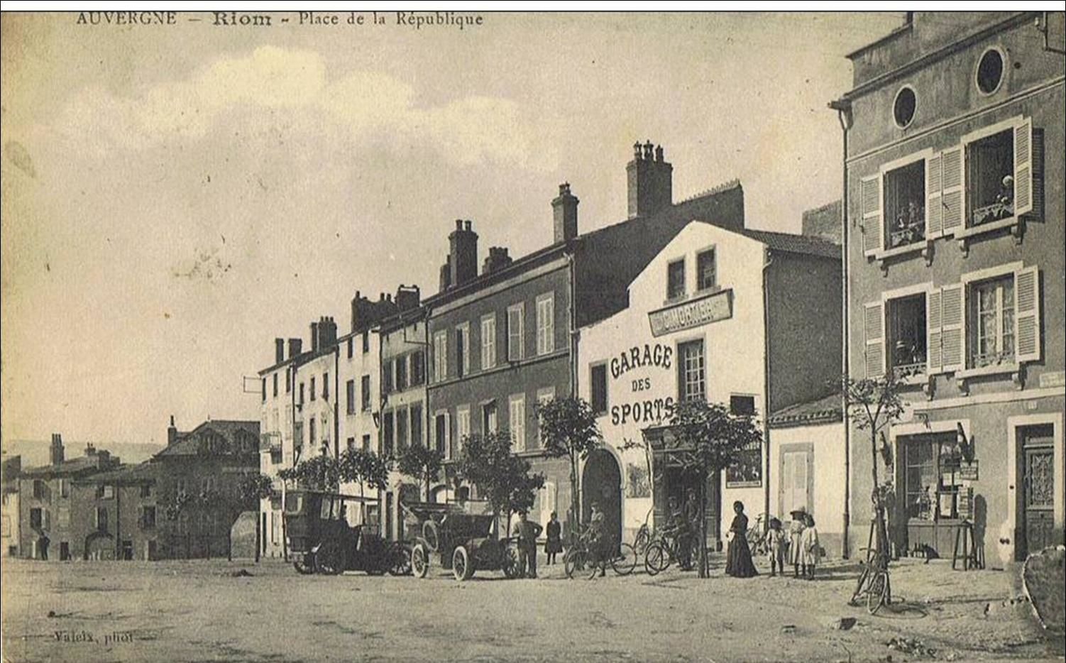 Riom en cartes postales anciennes