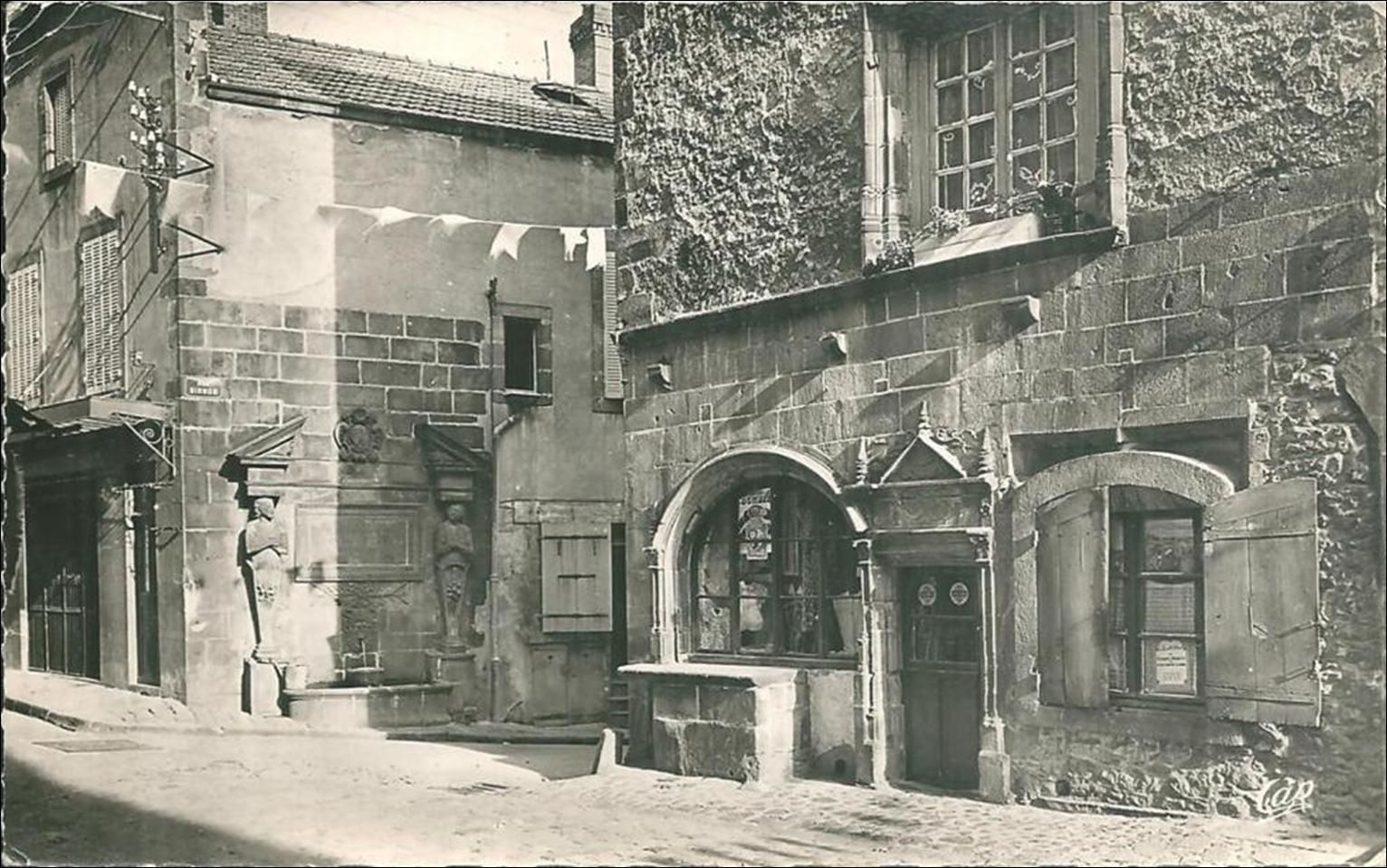 Quelques fontaines à Riom