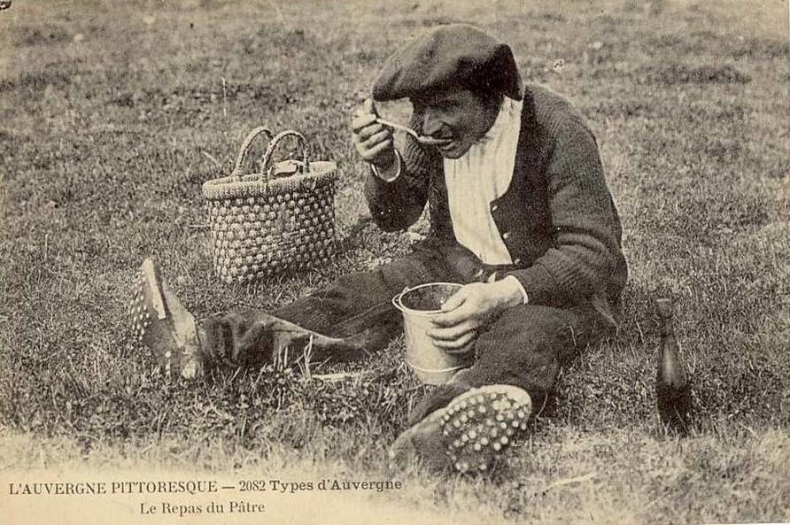 Les&quot; Anciens&quot; une belle vidéo avec une musique Auvergnate