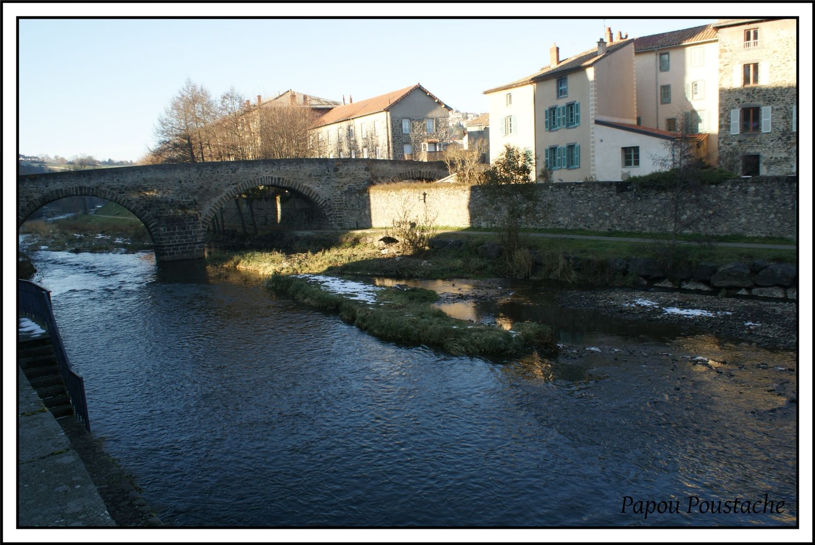 Le quartier de l'église au bas de Saint Flour et le Lander