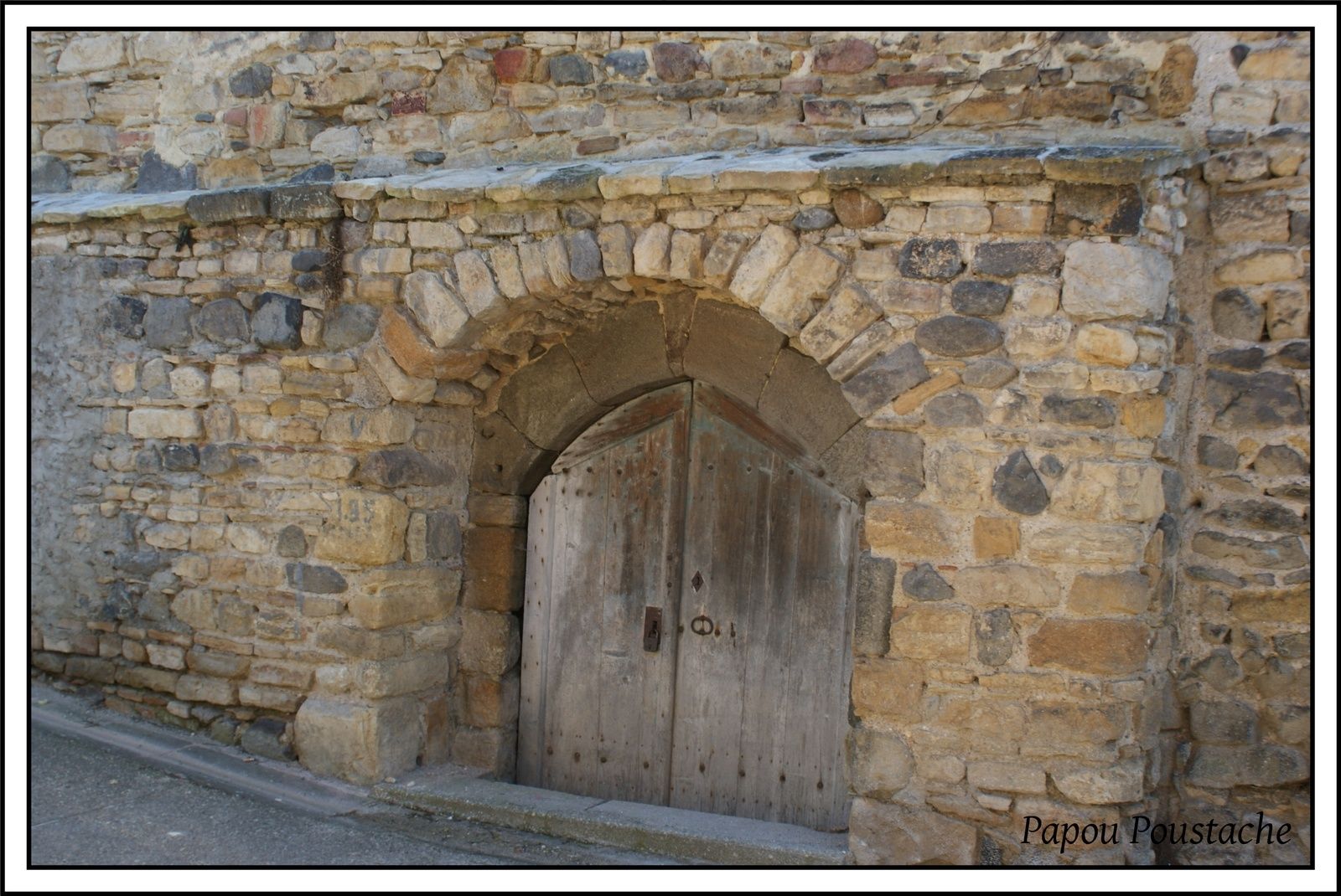 Chadeleuf:L'église et le chateau