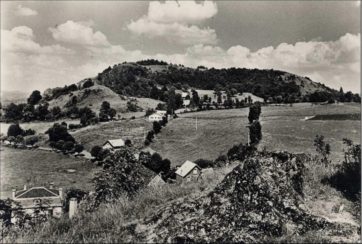Saignes dans le Cantal en cartes postales anciennes