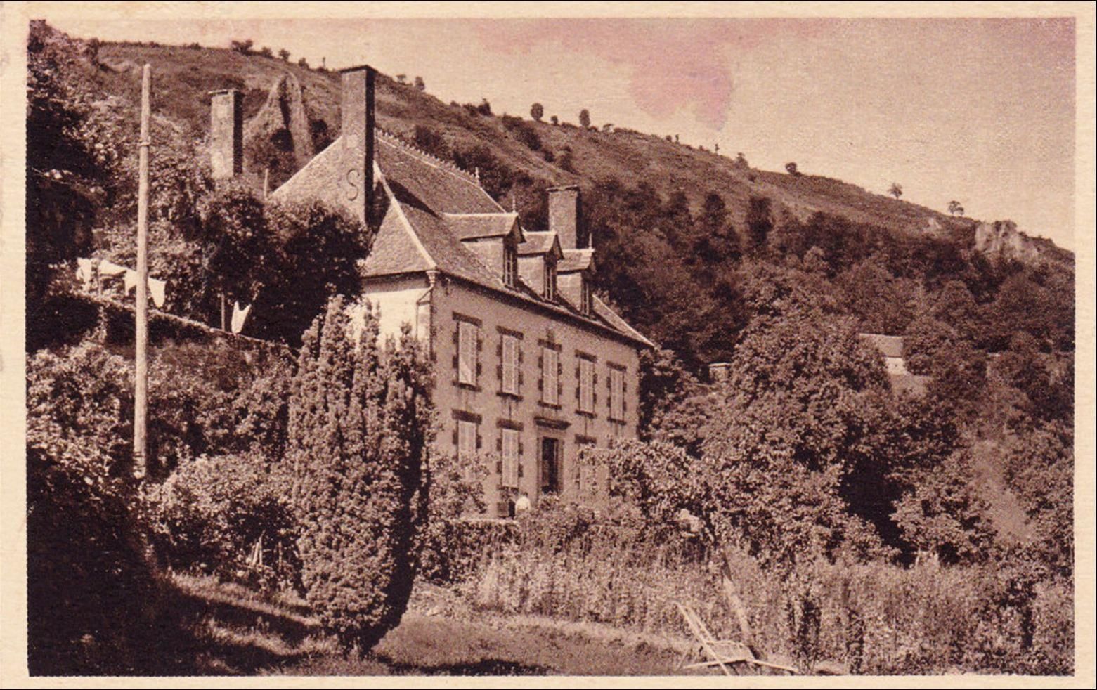 Les deux photos qui suivent ptoviennent de Nadau   Brocq