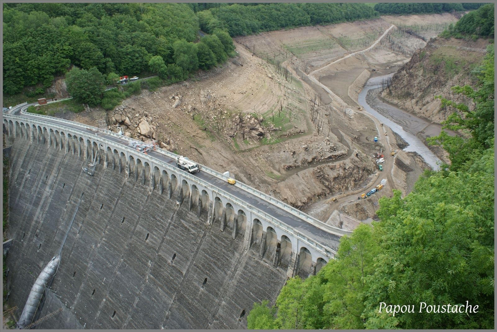 Entre Cantal et Aveyron: Le barrage de Sarrans