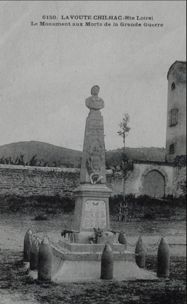 Monument,statue et fontaine à Lavoute Chilhac