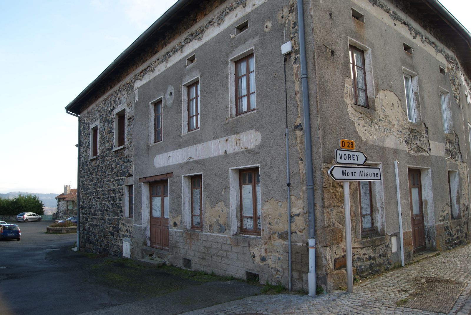Au hasard dans Roche en Régnier