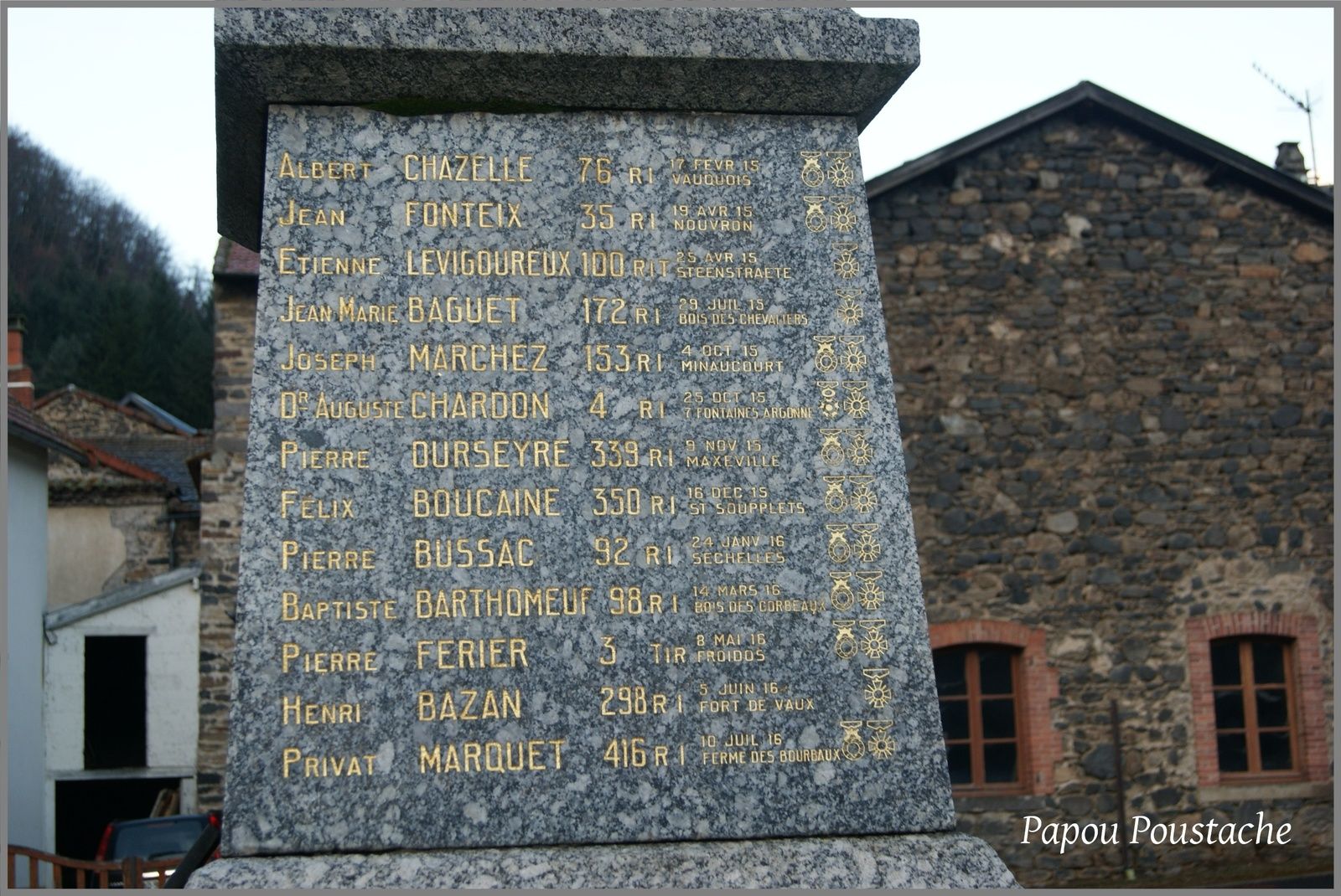Monument et fontaine à Molompize