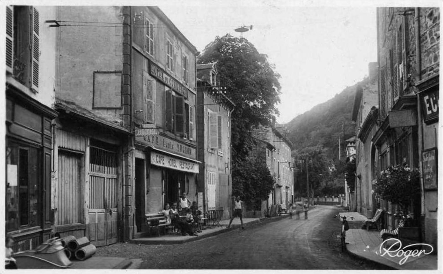 Dans les rues de Molompizes