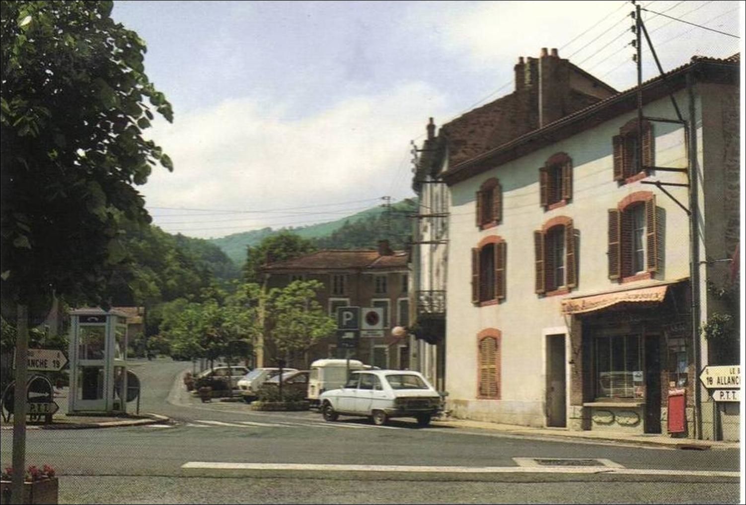 Dans les rues de Molompizes