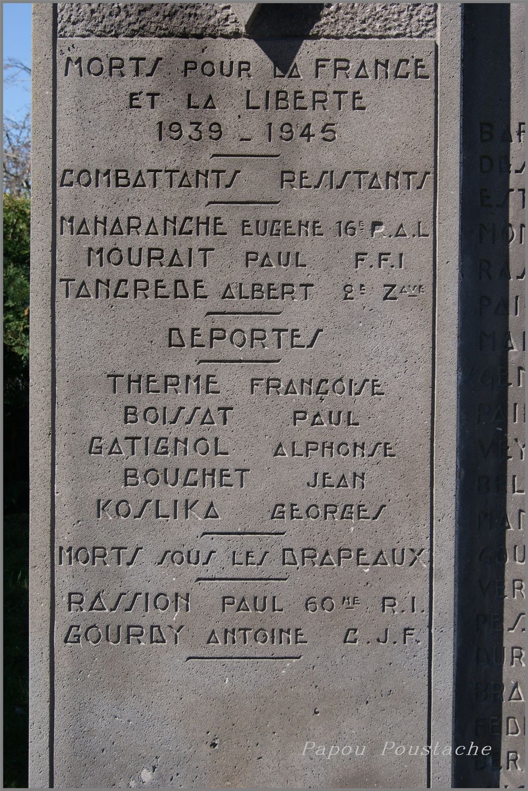 Monument et croix à Saint Diery