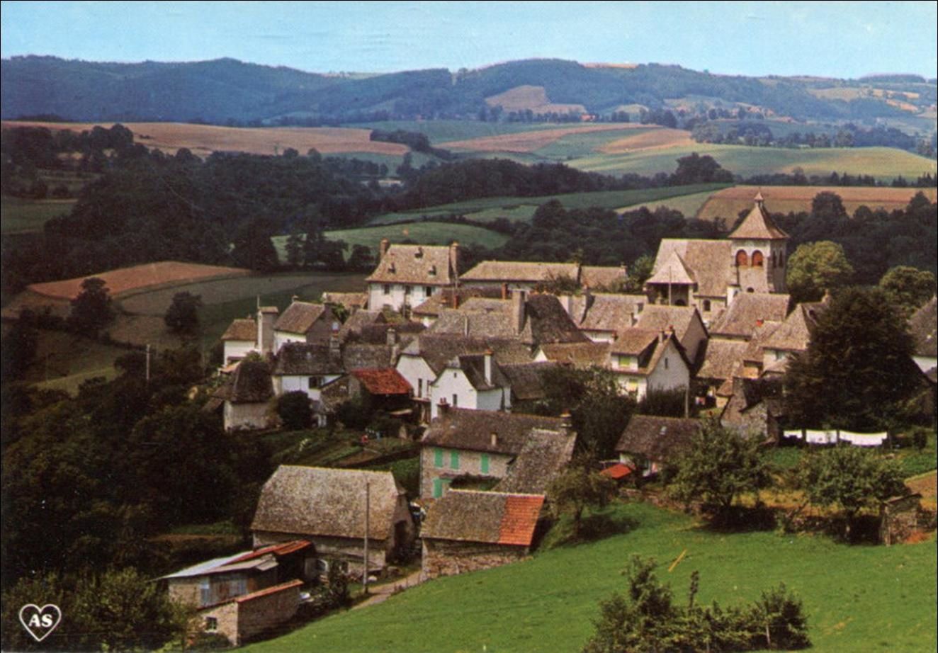 Le village de Junhac dans le Cantal