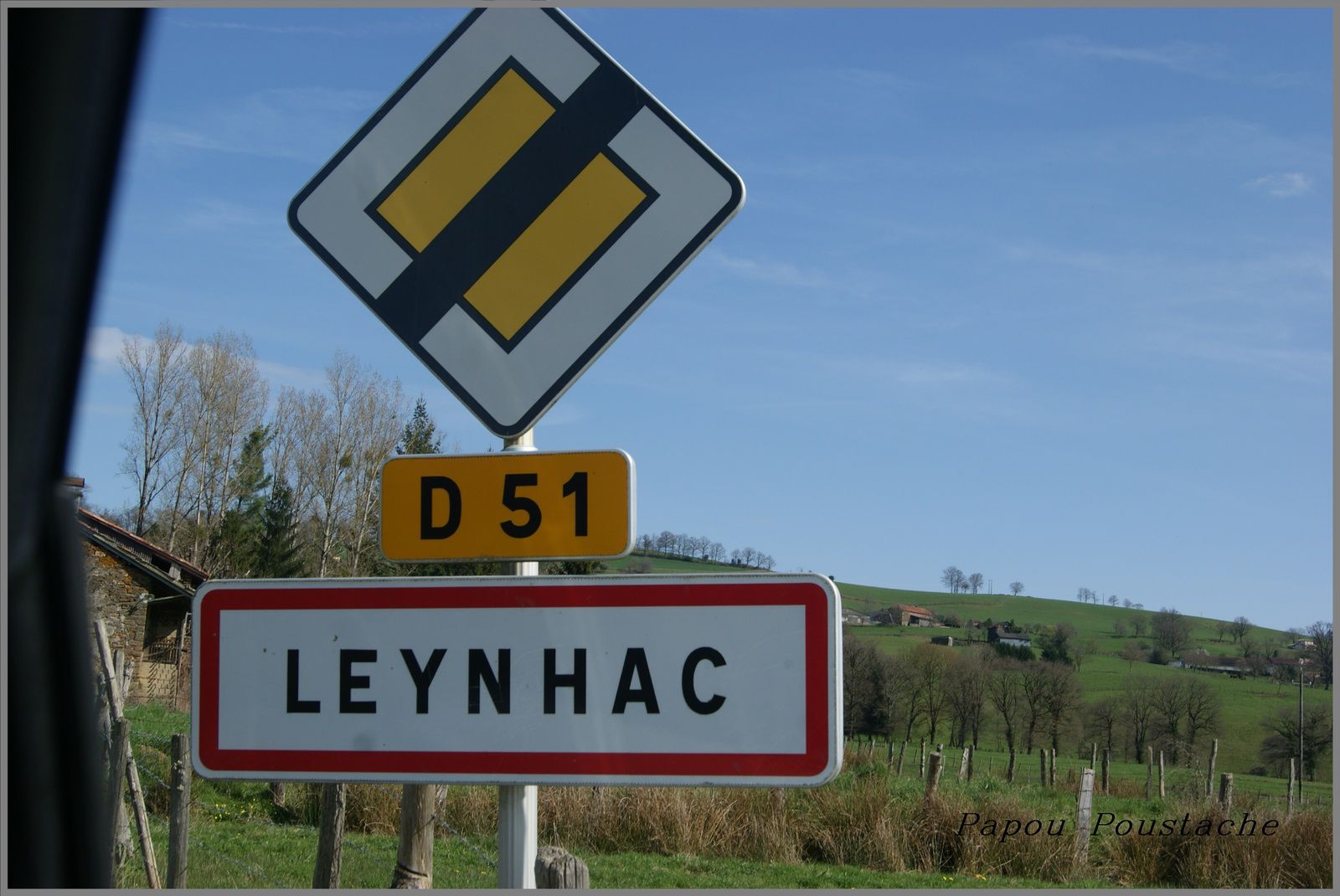 Le village de Leynhac dans le Cantal