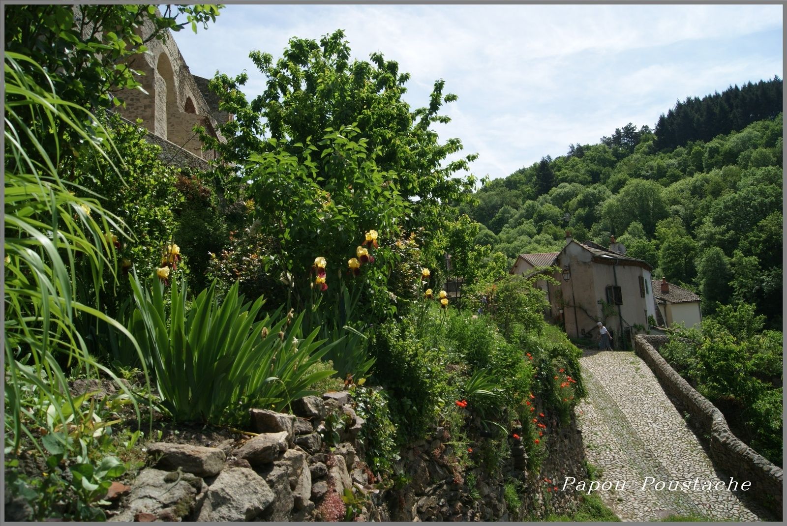Auzon primé pour les  villages fleuris