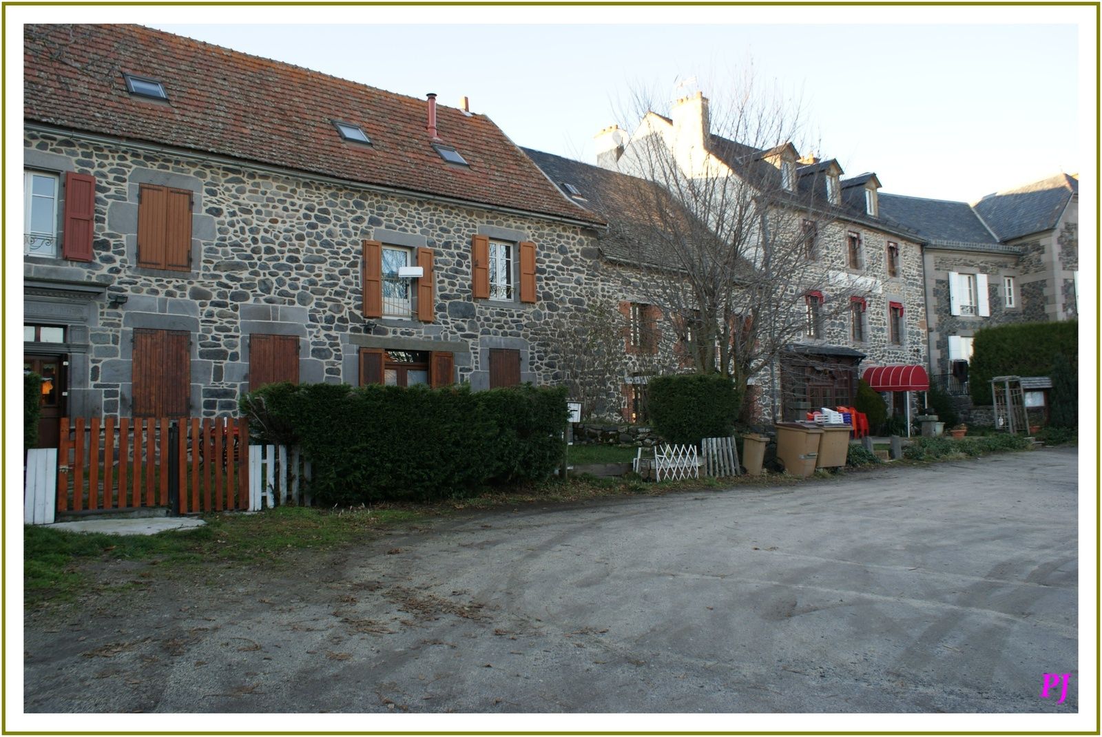  Chalinargues