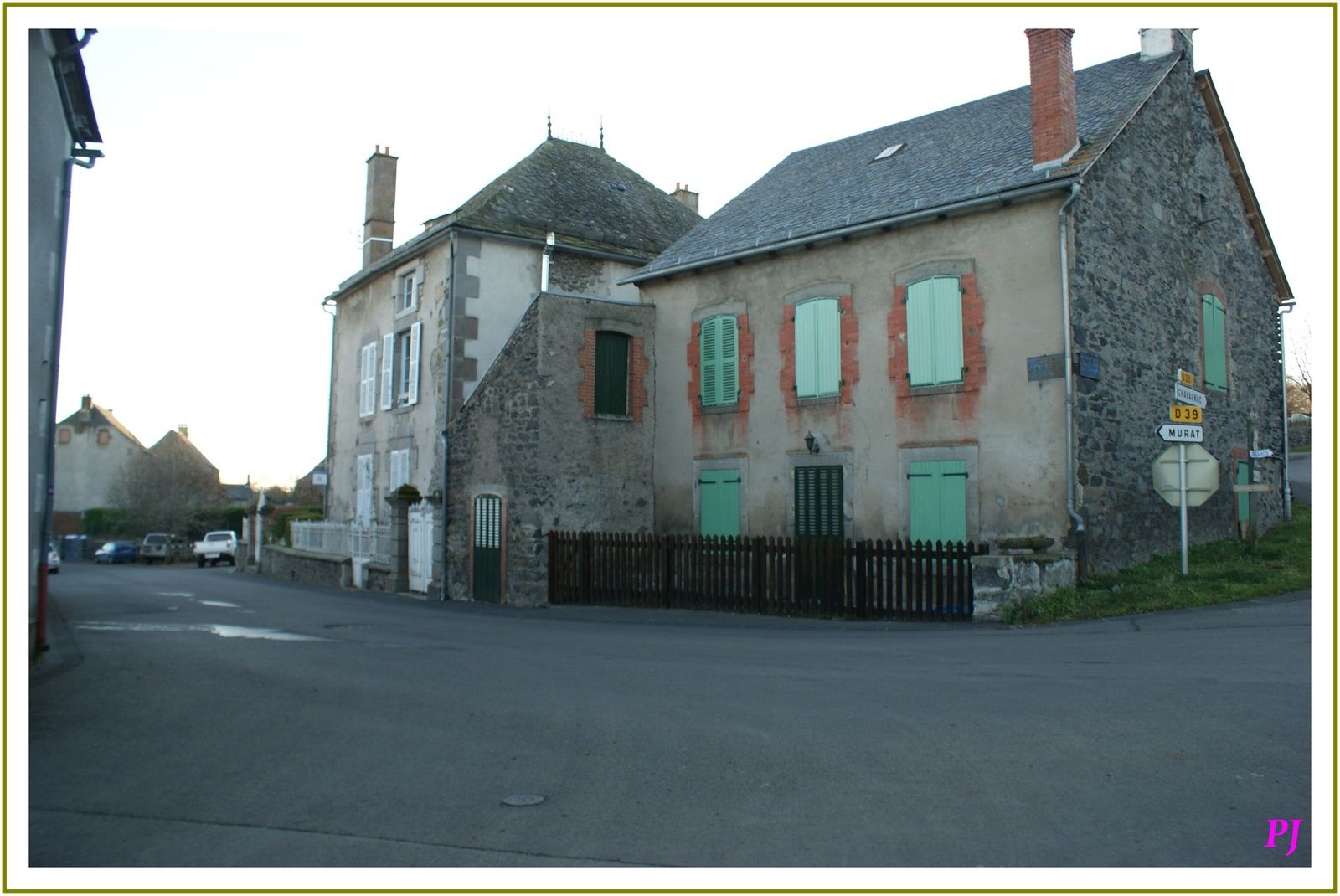  Chalinargues
