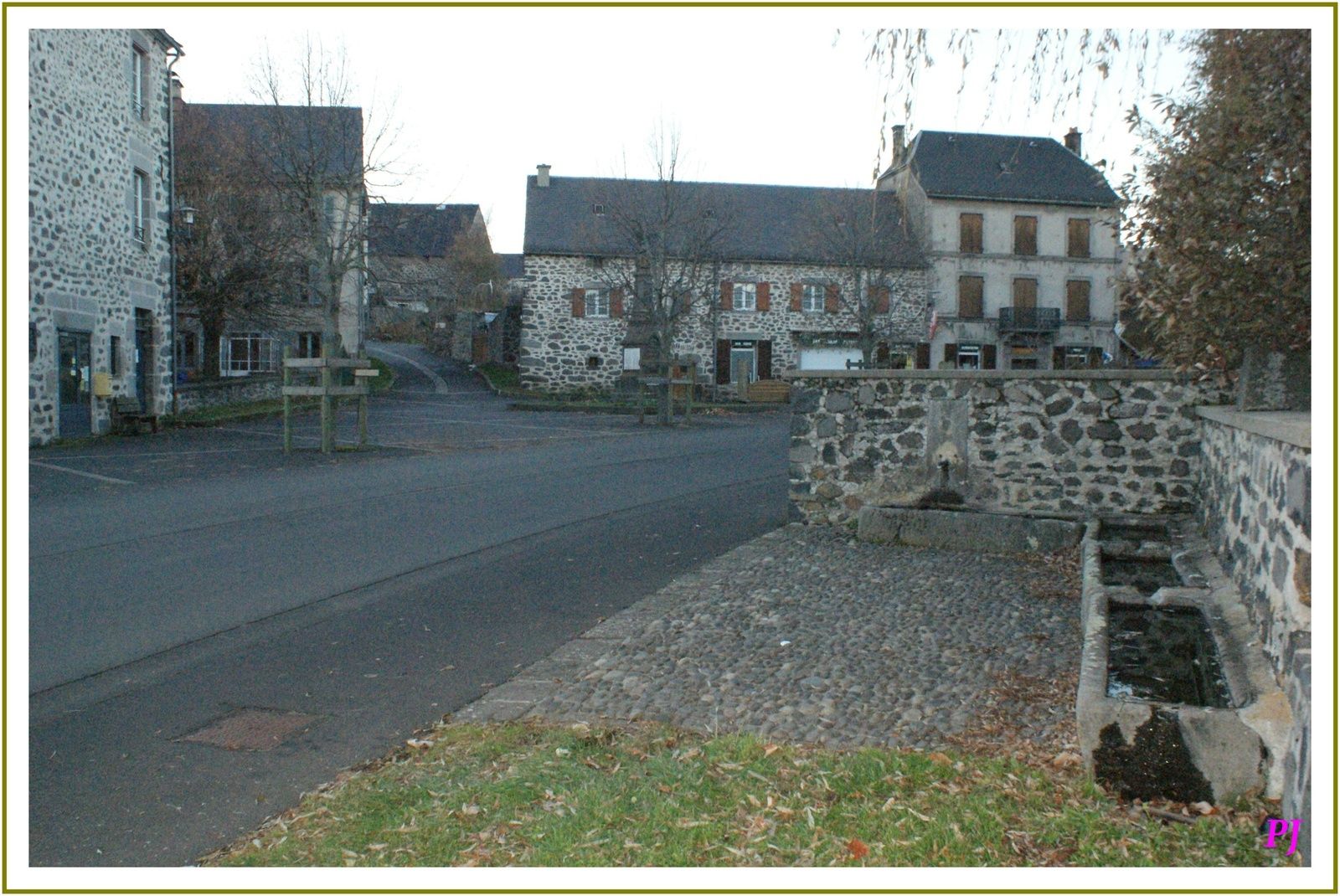  Chalinargues