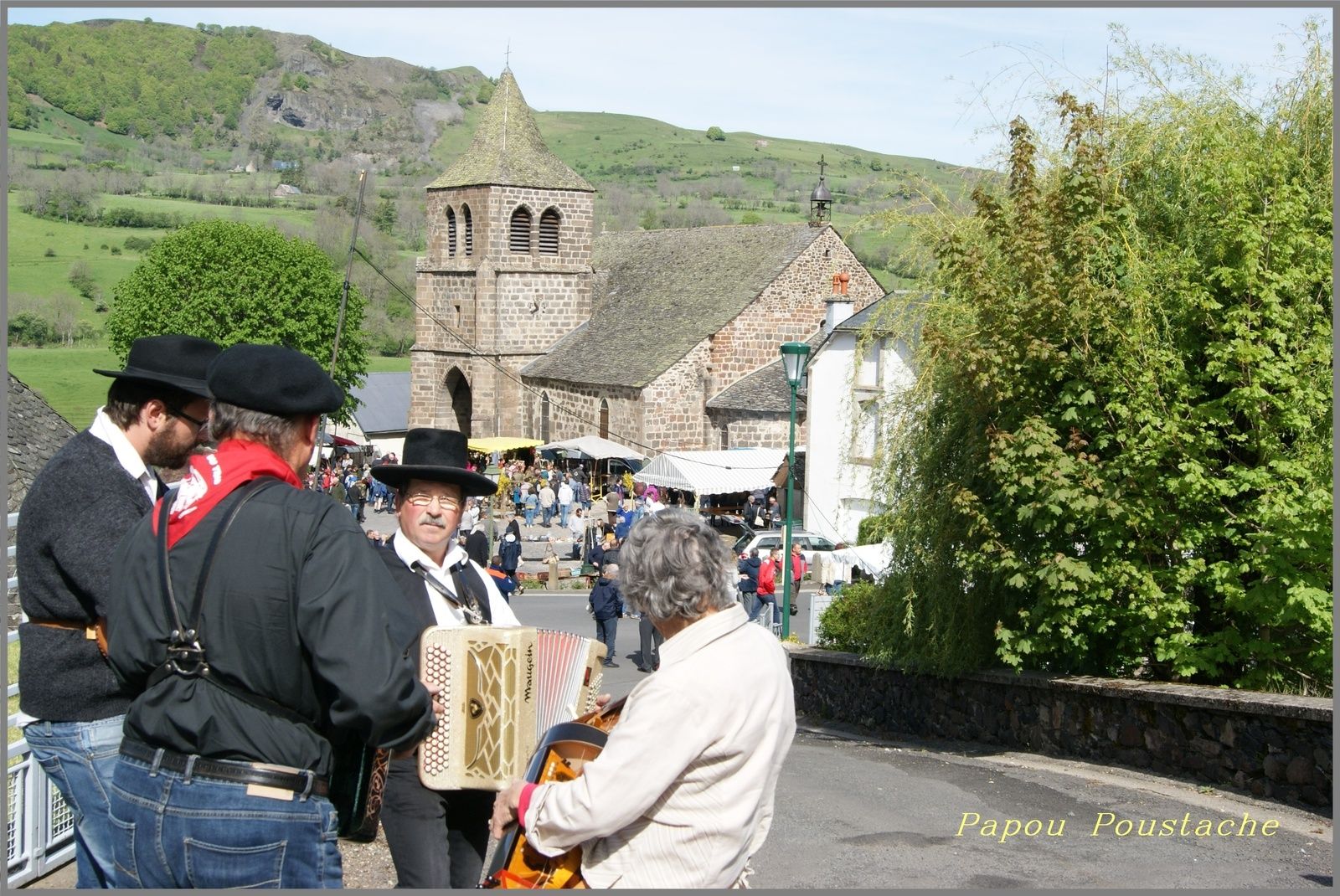 Foire aux cloches et sonnailles à Cheylade