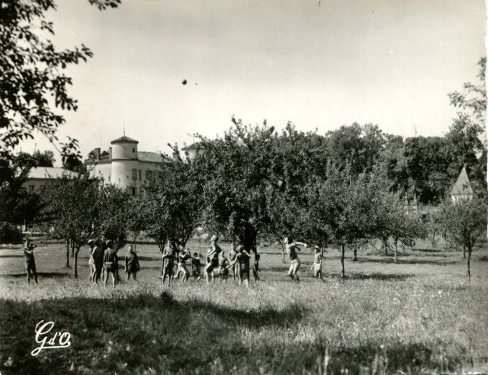 Colonie à saint Genès La Tourette