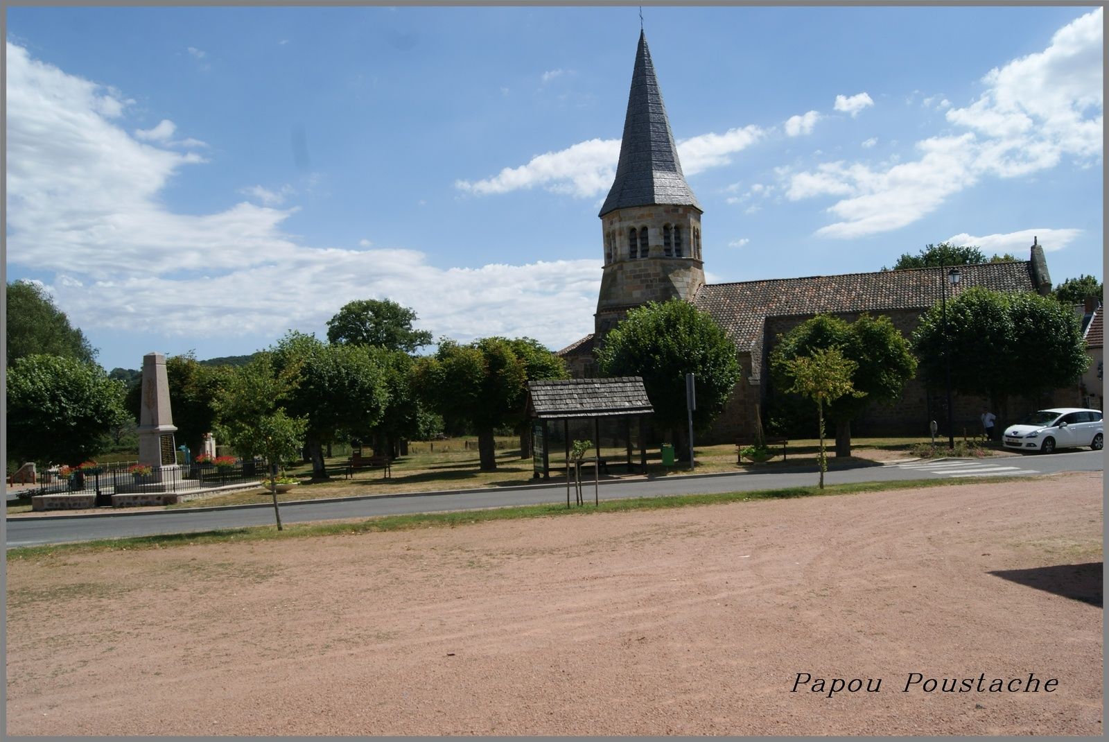 La Celle est un petit village du centre de la France. Le village est situé dans le département de l'Allier en ancienne région  Auvergne. Le village de La Celle appartient à l'arrondissement de Montluçon et au canton de Marcillat-en-Combraille. Le code postal du village de La Celle est le 03600 et son code Insee est le 03047. Les habitants de La Celle se nomment les Cellois et les Celloises.     Elle fait partie de la Communauté de communes "de Commentry Néris les Bains".   Les 414 habitants du village de La Celle vivent sur une superficie totale de 31 km2 avec une densité de 13 habitants par km2 et une moyenne d’altitude de 480 m.
